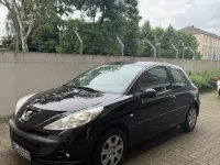 Gebraucht Peugeot 206+ 75 PS (55 kW) 2010 Schwarz Kleinwagen