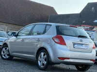 Gebraucht Kia Ceed 128 PS (94 kW) 2012 Silber Kleinwagen