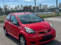 Gebraucht Toyota Aygo 68 PS (50 kW) 2009 Rot Kleinwagen