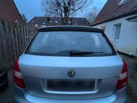 Gebraucht Skoda Fabia 60 PS (44 kW) 2008 Silber Limousine