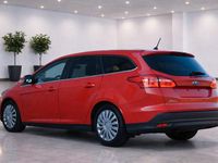 Gebraucht Ford Focus Titanium 125 PS (91 kW) 2017 Rot Kombi