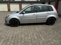 Używany Ford Fiesta 70 KM (51 kW) 2007 Szary Hatchback