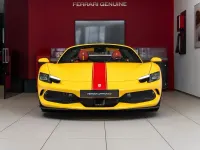 Second-hand Ferrari 296 830 CP (610 kW) 2024 Galben Cabrio