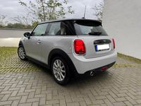 Gebraucht Mini Cooper 136 PS (100 kW) 2019 Weiß Kleinwagen