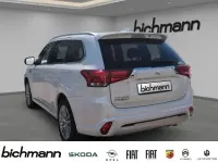 Gebraucht Mitsubishi Outlander P-HEV Top 224 PS (164 kW) 2021 Weiss SUV