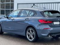 Gebraucht BMW 118 Sport Line 150 PS (110 kW) 2024 Bmw individual storm gray metal Kleinwagen
