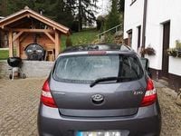 Gebraucht Hyundai i20 Classic 77 PS (56 kW) 2011 Grau Kleinwagen