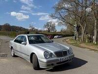Second-hand Mercedes E200 Classic 116 CP (85 kW) 2000 Argintiu Berlinǎ