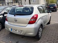 Gebraucht Hyundai i20 101 PS (74 kW) 2009 Silber Kleinwagen