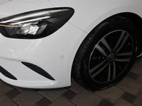 Gebraucht Mercedes B200 Progressive 163 PS (119 kW) 2022 Unilack polarweiß Van / Kleinbus