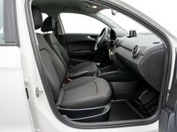 Gebraucht Audi A1 Sportback Basis 95 PS (69 kW) 2018 Cortinaweiss Kleinwagen