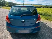 Gebraucht Hyundai i20 86 PS (63 kW) 2014 Blau Kleinwagen