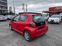 Gebraucht Toyota Aygo 68 PS (50 kW) 2009 Rot Kleinwagen