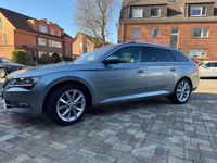 Usado Skoda Superb 190 HP (139 kW) 2018 Azul Carrinha