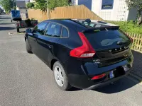 Gebraucht Volvo V40 Kinetic 120 PS (88 kW) 2016 Schwarz Limousine