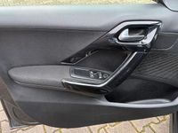 Gebraucht Peugeot 208 Active 68 PS (50 kW) 2018 Grau Kleinwagen