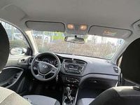 Gebraucht Hyundai i20 Select 75 PS (55 kW) 2019 Weiß Kleinwagen