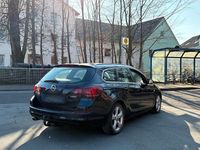 Gebraucht Opel Astra 140 PS (102 kW) 2011 Schwarz Kombi