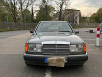 Second-hand Mercedes E230 1990 Gri Berlinǎ