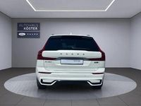 Gebraucht Volvo XC60 Ultimate 235 PS (172 kW) 2022 Crystal white / metallic SUV