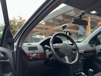 Gebraucht Opel Astra 105 PS (77 kW) 2005 Grau Limousine