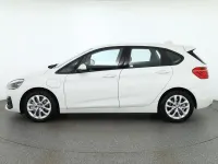 Gebraucht BMW 225 Active Tourer Advantage 224 PS (164 kW) 2019 Weiß Van / Kleinbus