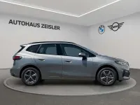 Gebraucht BMW 220 Active Tourer Luxury Line 156 PS (114 kW) 2025 Skyscraper grau Van / Kleinbus