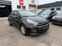Używany Kia Rio Attract 75 KM (55 kW) 2015 Czarny Sedan/Limuzyna