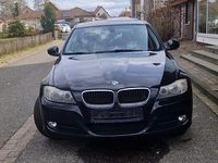 Gebraucht BMW 320 184 PS (135 kW) 2010 Schwarz Kombi