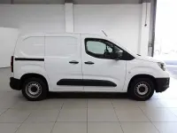 Gebraucht Opel Combo Selection 110 PS (80 kW) 2021 Jade weiß Van / Kleinbus
