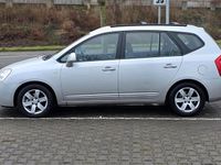 Gebraucht Kia Carens 145 PS (106 kW) 2008 Silber Van / Kleinbus