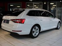 Gebraucht Skoda Superb 150 PS (110 kW) 2020 Weiß Kombi