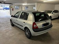 Gebraucht Renault Clio II 98 PS (72 kW) 2003 Silber Kleinwagen