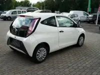 Gebraucht Toyota Aygo 69 PS (50 kW) 2018 Weiß Kleinwagen