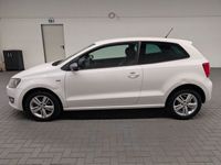 Gebraucht VW Polo Match 69 PS (50 kW) 2012 Weiß (candyweiß) Kleinwagen