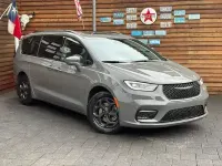 Gebraucht Chrysler Pacifica Limited 264 PS (194 kW) 2023 Schwarz Van / Kleinbus