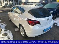 Gebraucht Opel Astra Sport 140 PS (102 kW) 2012 Weiß Limousine