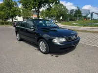 Używany Audi A4 101 KM (74 kW) 1996 Czarny Sedan/Limuzyna