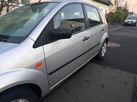 Gebraucht Ford Fiesta 75 PS (55 kW) 2005 Silber Limousine