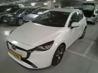 Gebraucht Mazda 2 Center-Line 75 PS (55 kW) 2023 Weiß Kleinwagen