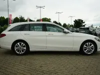 Gebraucht Mercedes C200 Avantgarde 197 PS (144 kW) 2019 Weiß Kombi