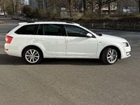 Gebraucht Skoda Octavia Joy 110 PS (80 kW) 2016 Weiß Kleinwagen