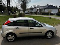 Usata Ford Focus 75 CV (55 kW) 2001 Argento Utilitaria