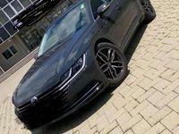 Gebraucht VW Arteon Basis 150 PS (110 kW) 2018 Grau Kleinwagen