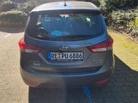Gebraucht Hyundai ix20 116 PS (85 kW) 2014 Grau Kleinwagen