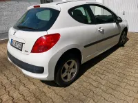 Gebraucht Peugeot 207 95 PS (69 kW) 2009 Weiß Limousine