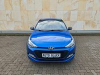 Gebraucht Hyundai i20 Passion 101 PS (74 kW) 2018 Blau Limousine