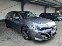 Gebraucht VW Passat Elegance 150 PS (110 kW) 2025 Grau Kombi