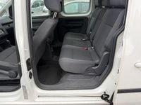 Second-hand VW Caddy Comfortline 102 CP (75 kW) 2015 Alb Monovolum