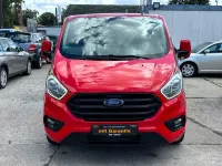 Gebraucht Ford 300 131 PS (96 kW) 2019 Rot Van / Kleinbus